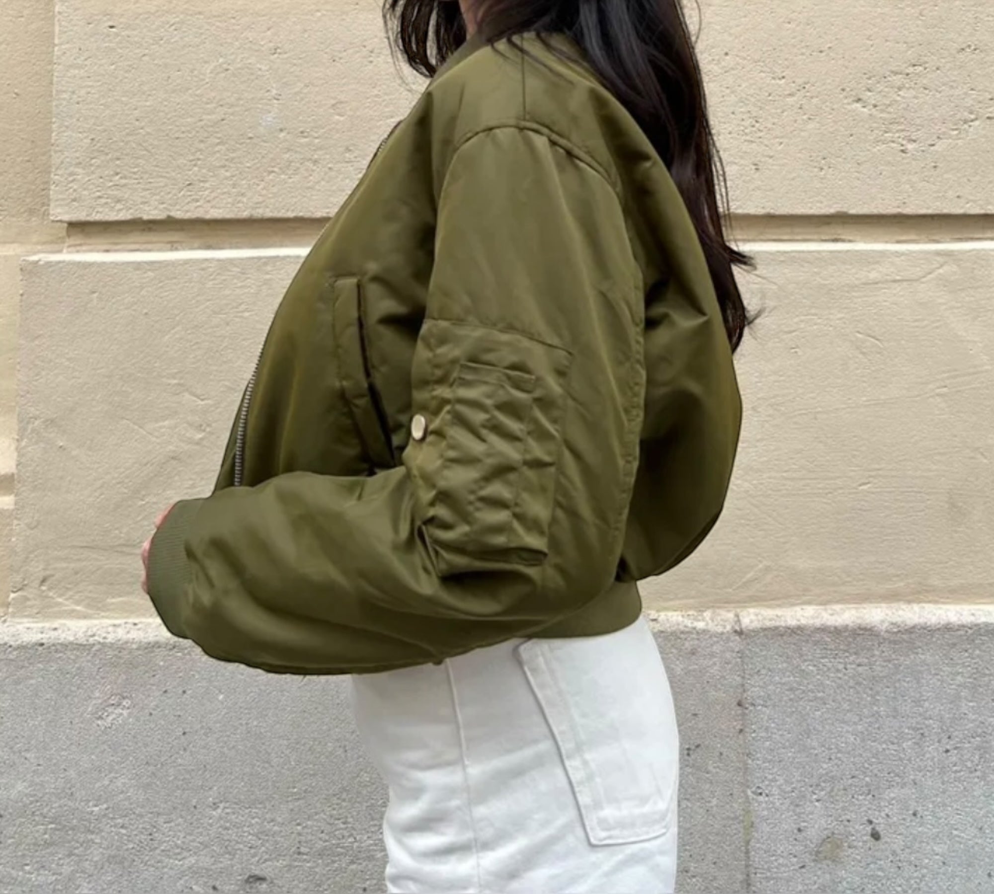 Kurze Bomberjacke mit stilvollen Taschendetails