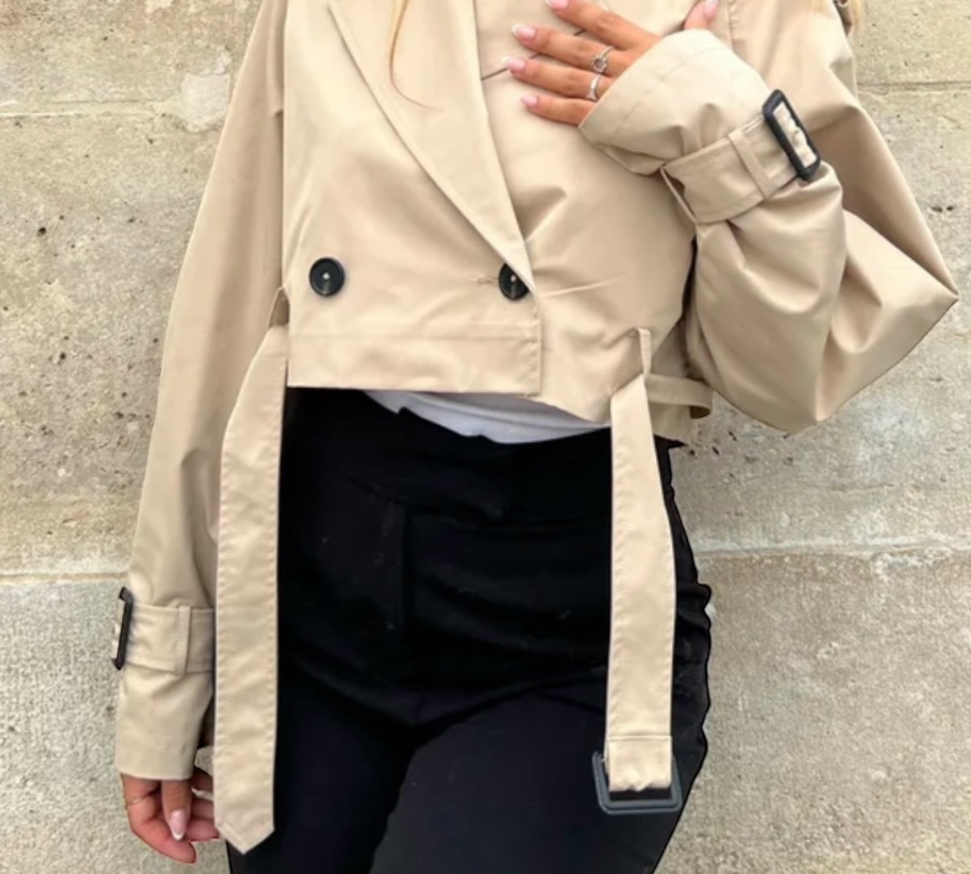 Mini Trench Coat: Modern Elegance