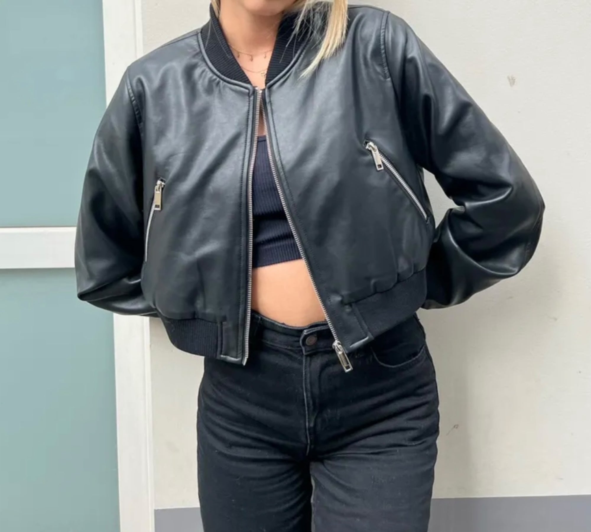 COUPURE – Ce que tu portes quand tu coupes le monde