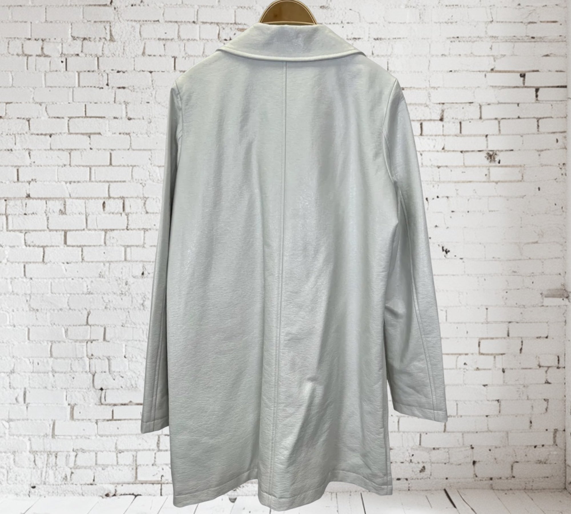 Glänzender Luxus-Regenmantel