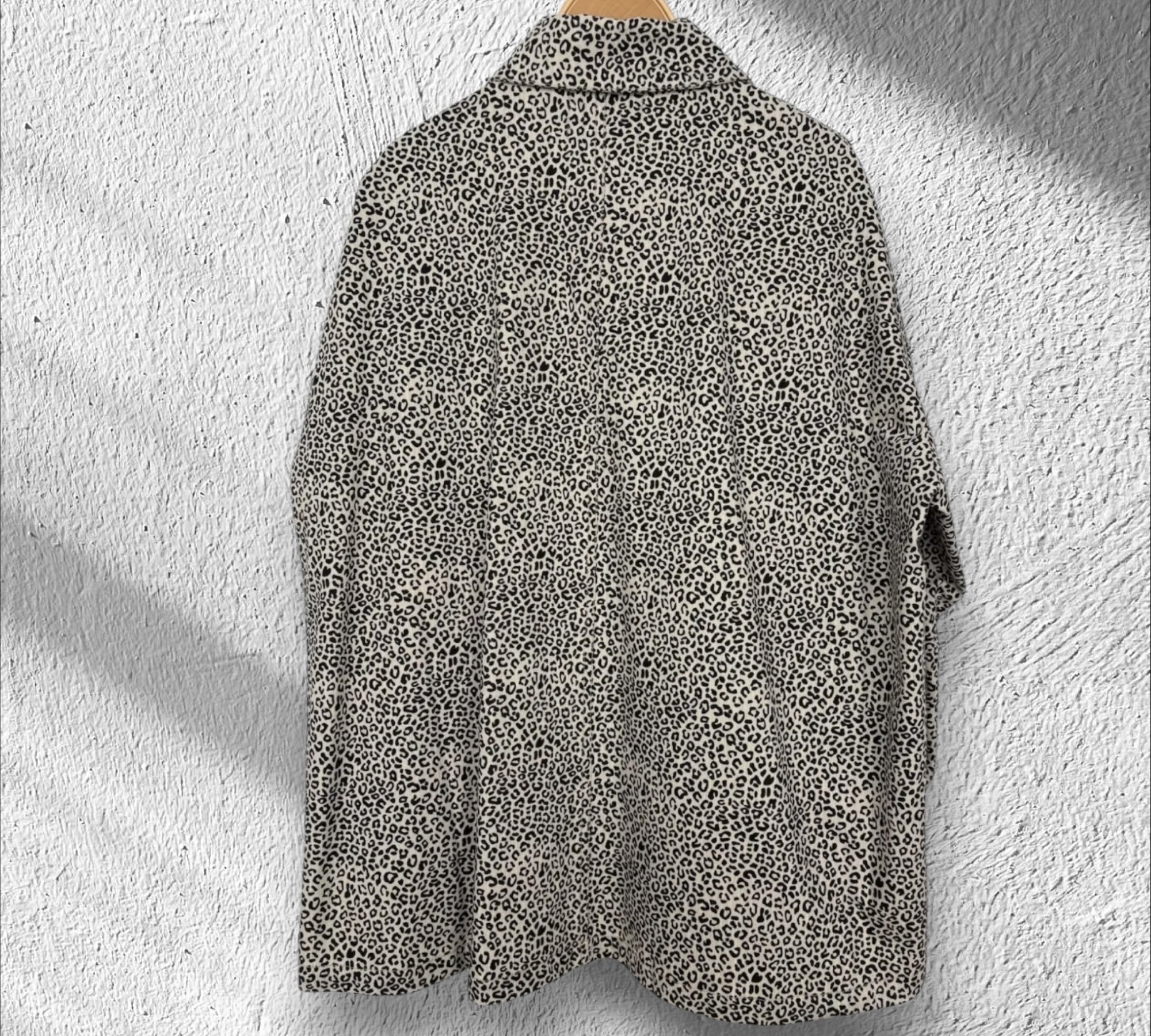 ENSEMBLE INSTINCT ANIMAL - Elle griffe les codes mais avec classe