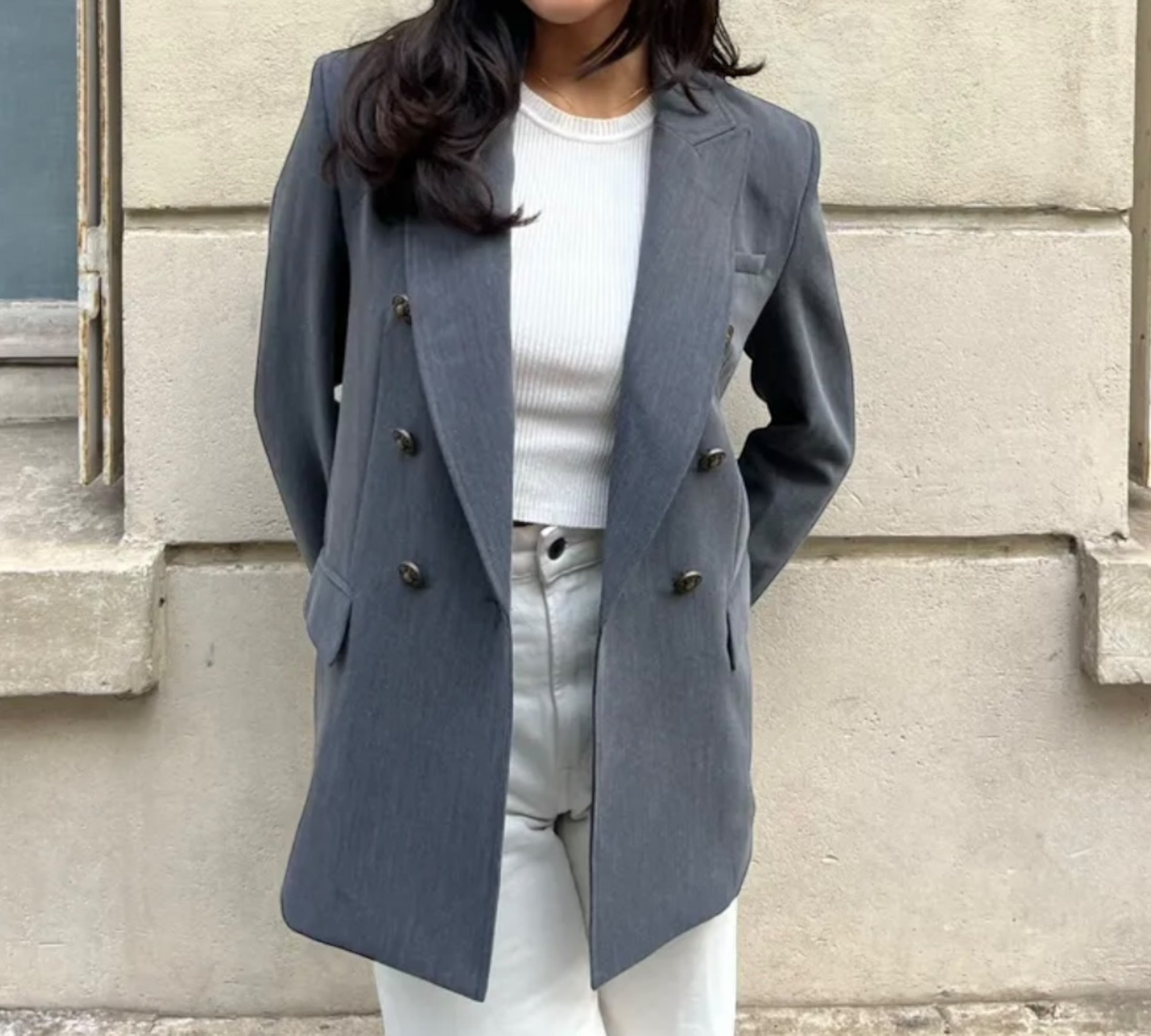 BEAUTE FROIDE – Le blazer qui impose le silence