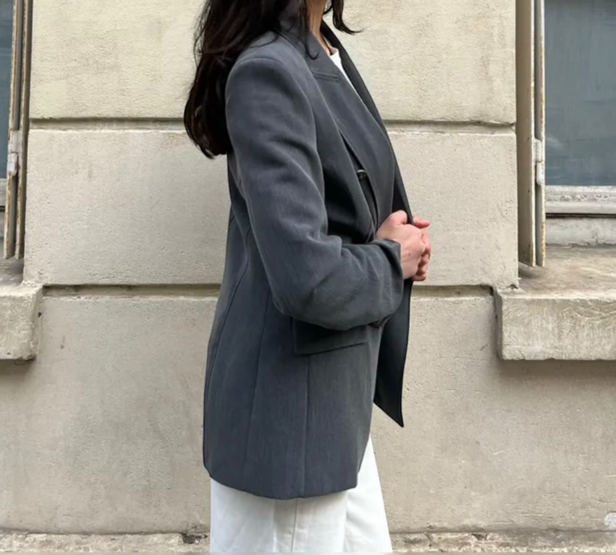 BEAUTE FROIDE – Le blazer qui impose le silence