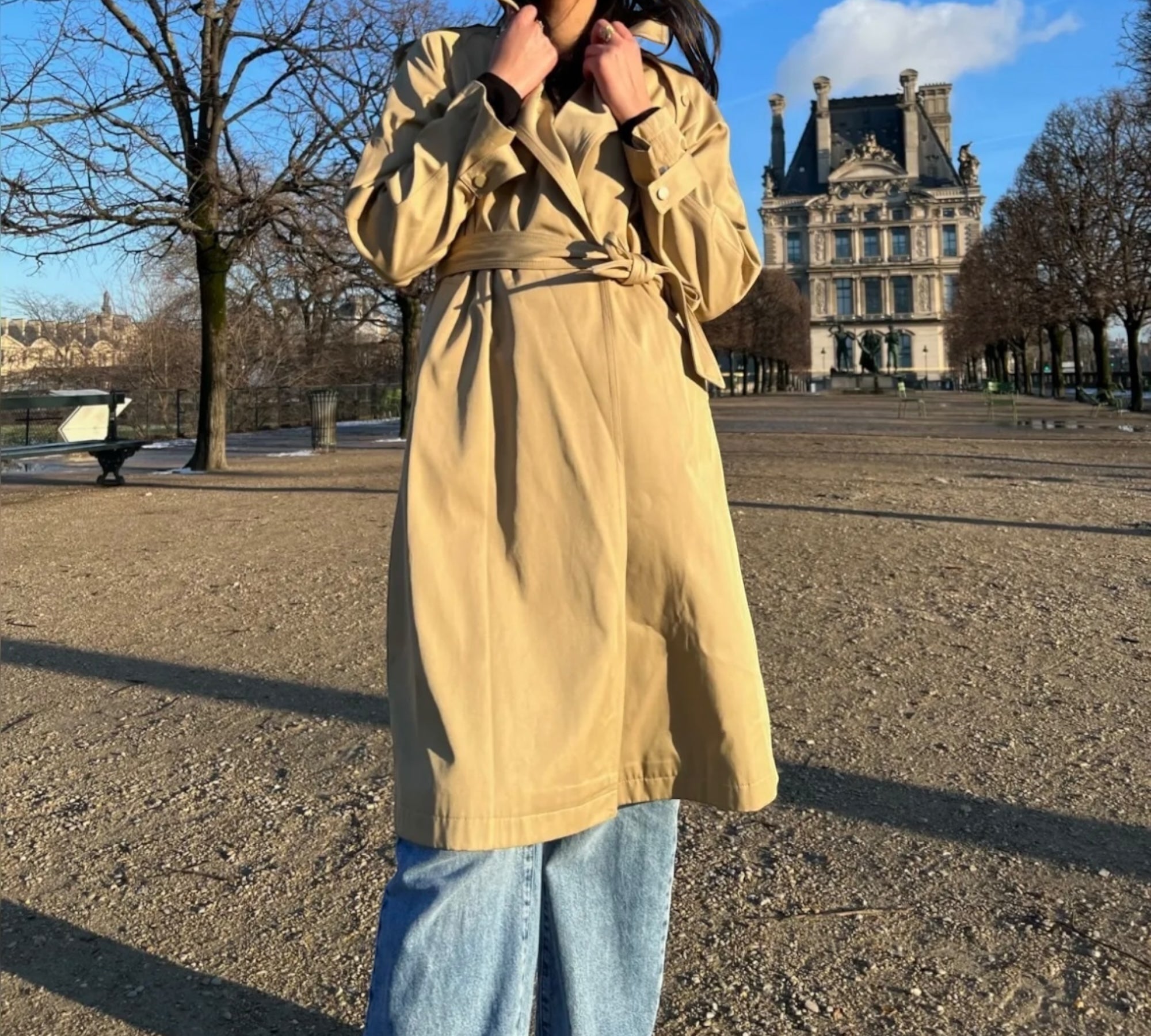 Trench-Coat Girly : Élégance et Détails Raffinés