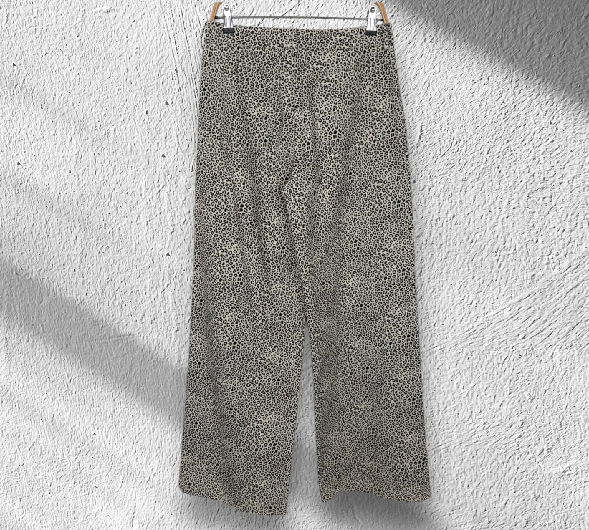 ENSEMBLE INSTINCT ANIMAL - Elle griffe les codes mais avec classe